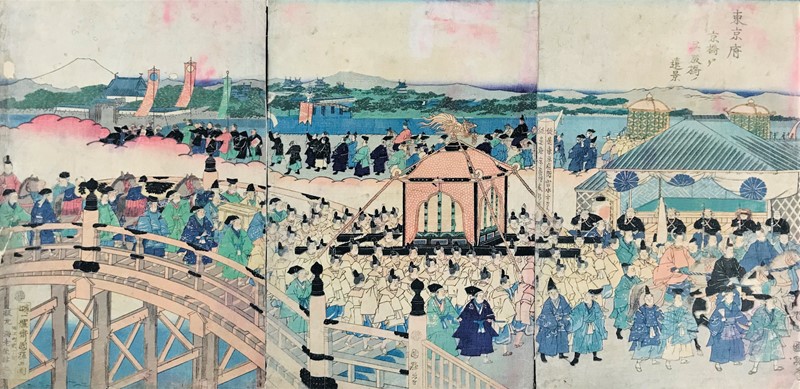 KUNITERU II. Emperor Meiji enters Tokyo. Triptych.  - Auction ASIAN AND CONTINENTAL  [..]