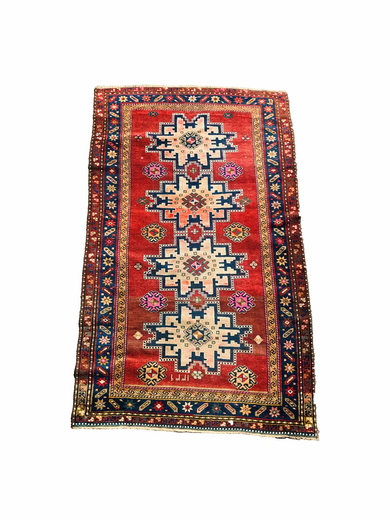 Shirvan Caucasian rug.  - Auction ASIAN AND CONTINENTAL FINE ARTS - Bado e Mart  [..]