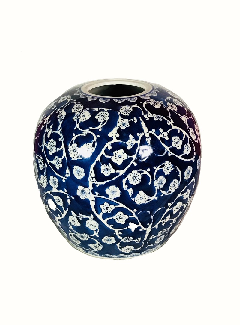 Chinese ginger jar in blue and white porcelain.  - Auction ASIAN AND CONTINENTAL  [..]