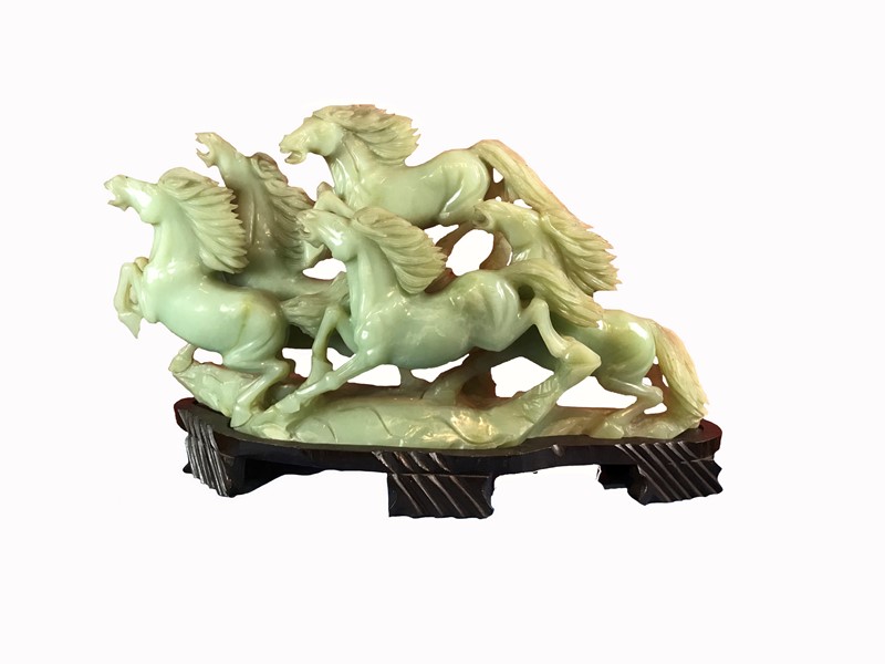 Group in Chinese Jade. The Five Horses of the Kingdom.  - Auction ASIAN AND CONTINENTAL  [..]